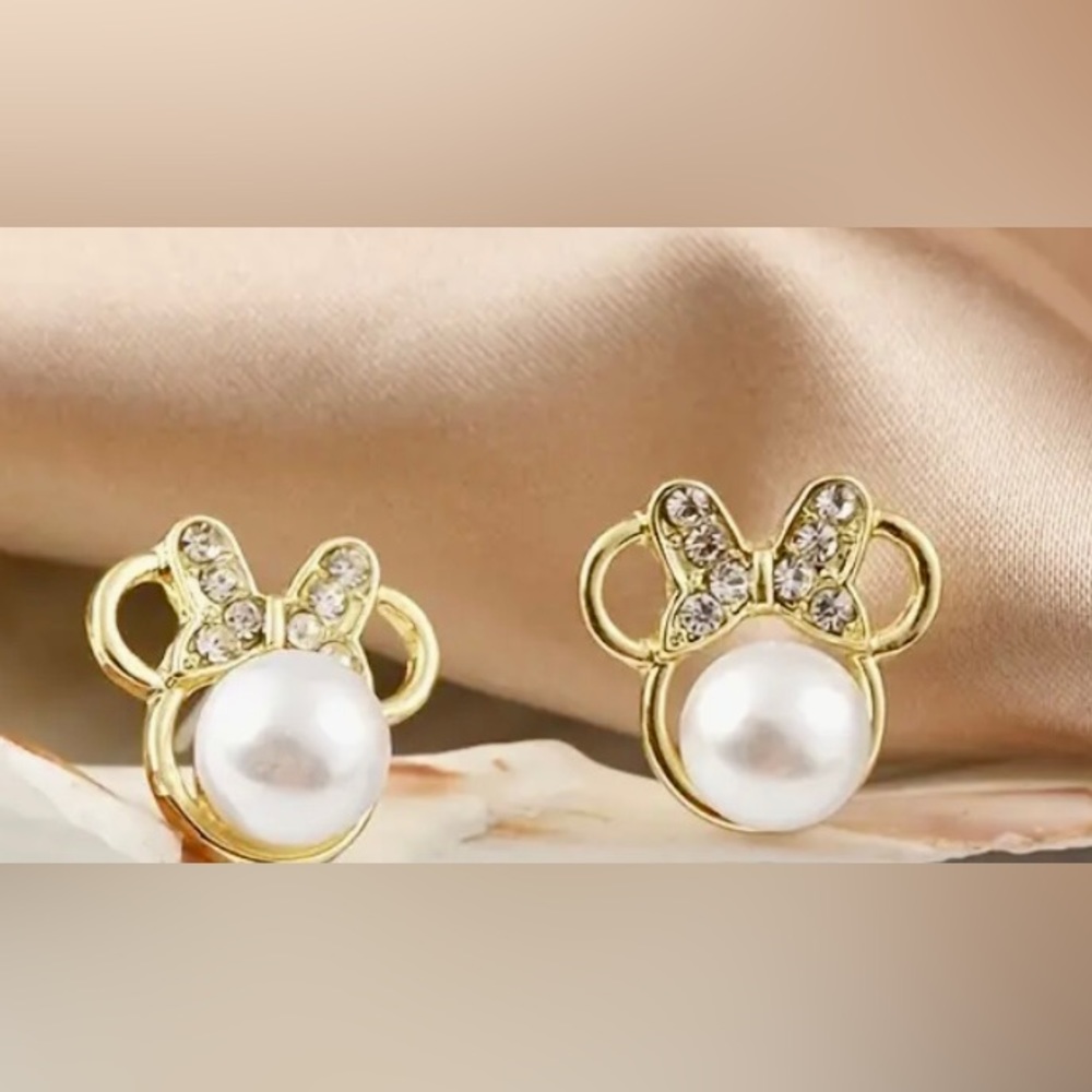 New women’s earrings